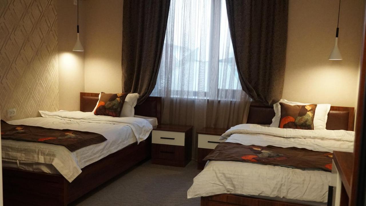 Cube House Osh Hotell Eksteriør bilde