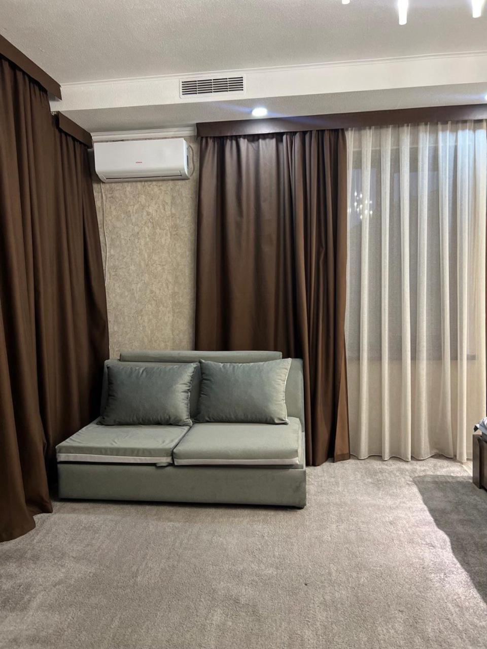Cube House Osh Hotell Eksteriør bilde