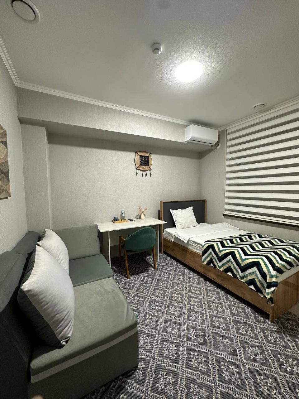 Cube House Osh Hotell Eksteriør bilde