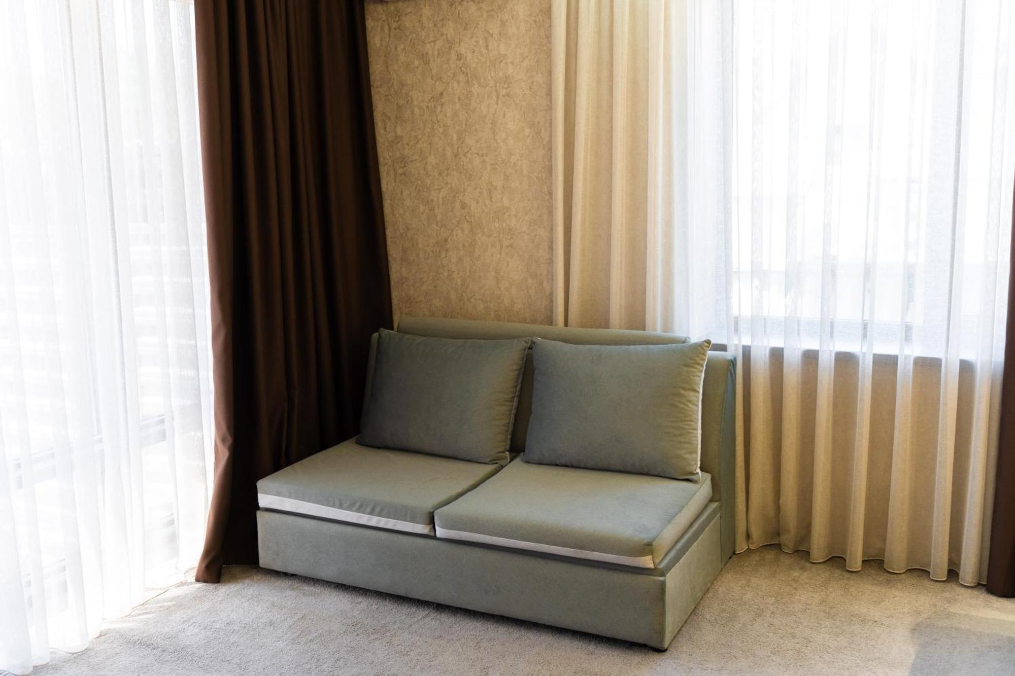 Cube House Osh Hotell Eksteriør bilde