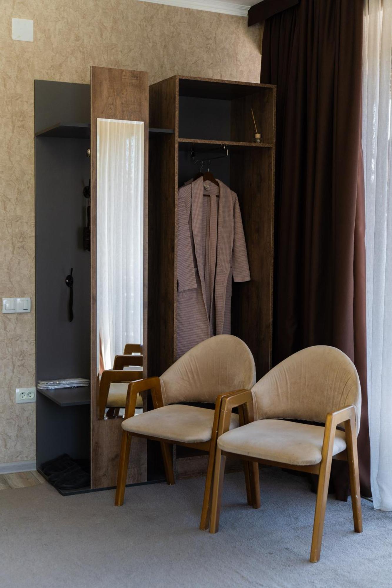 Cube House Osh Hotell Eksteriør bilde