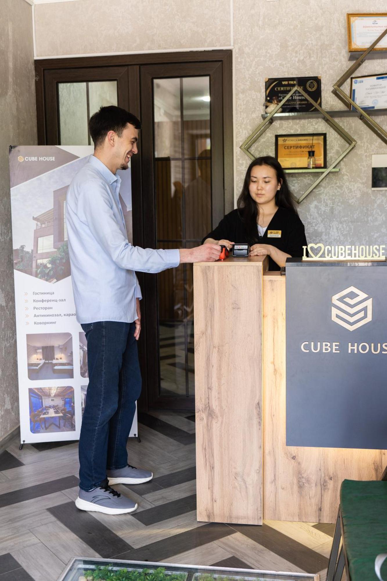 Cube House Osh Hotell Eksteriør bilde
